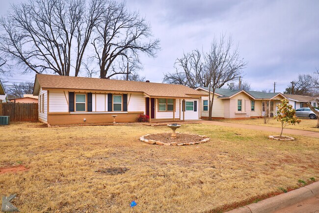 Building Photo - 3002 Post Oak Rd