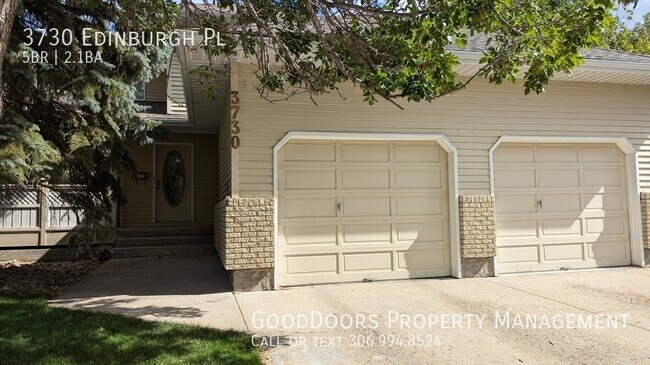 Photo du bâtiment - Charming 5-Bedroom Home with Double Car Ga...