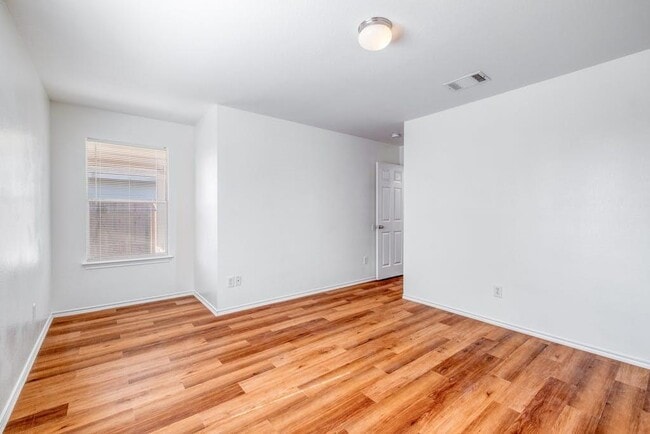 Foto del edificio - 3415 Crownover St