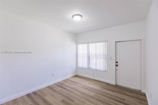 Foto del edificio - 765 SW 6th Ct