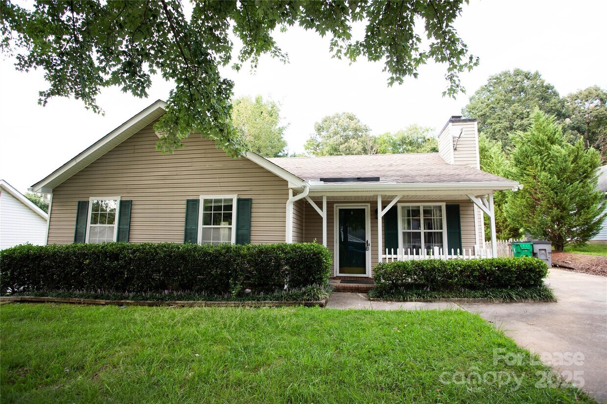 Primary Photo - 322 Cottonwood Park Dr