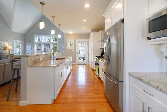 Foto del edificio - 19 Brigham Farm Ln