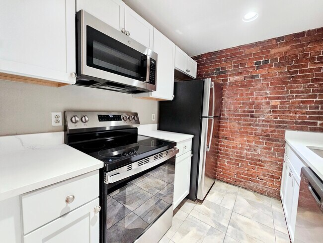 Building Photo - 1750 Washington St