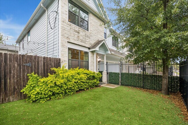 Foto del edificio - 4014 Woodhead St