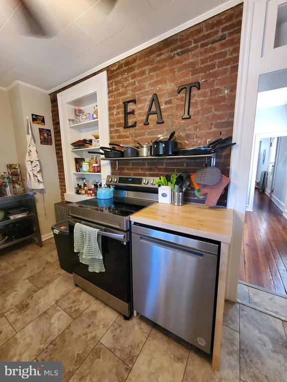 Foto principal - 343 Spring Mill Ave