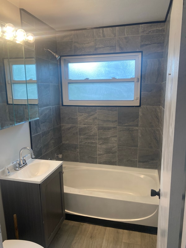 Building Photo - 5129 E 10th Ave