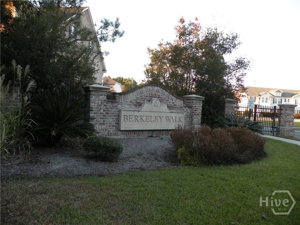 Building Photo - 104 Ventura Pl