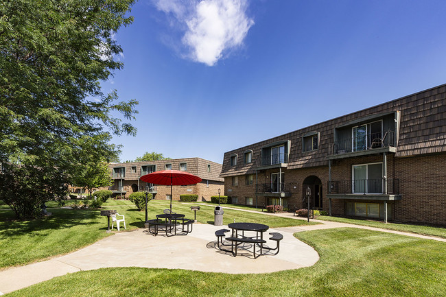 Four Seasons Apartments Apartments - Omaha, NE | Apartments.com