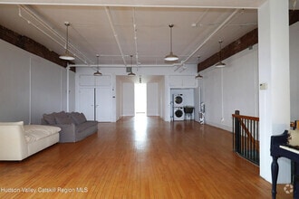 Building Photo - 314 Wall St