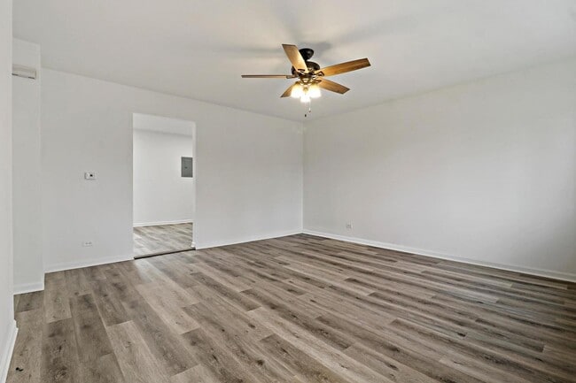 Building Photo - 1180 Larkdale Row