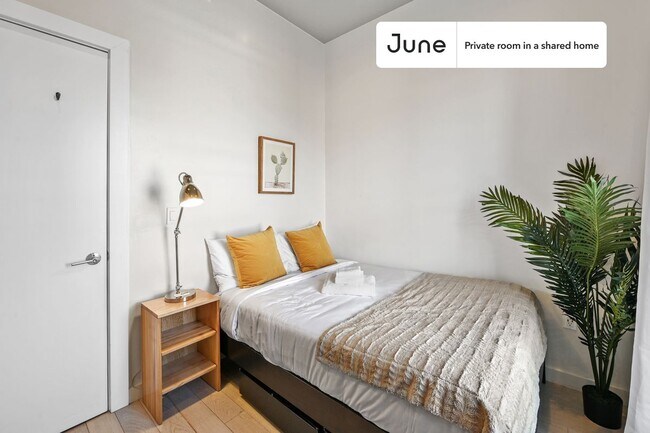 Foto del edificio - Private bedroom in 6 bed/2 bath Home