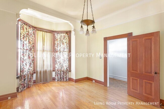 Photo - 642 SW Grant St. House