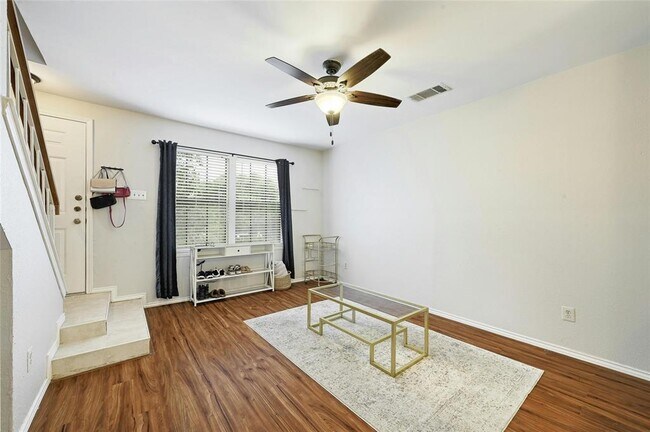 Building Photo - 1411 Gracy Farms Ln