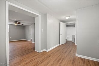 Building Photo - 1063 W 21st St