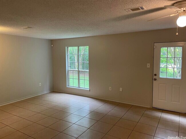 Building Photo - 174 S Davis St