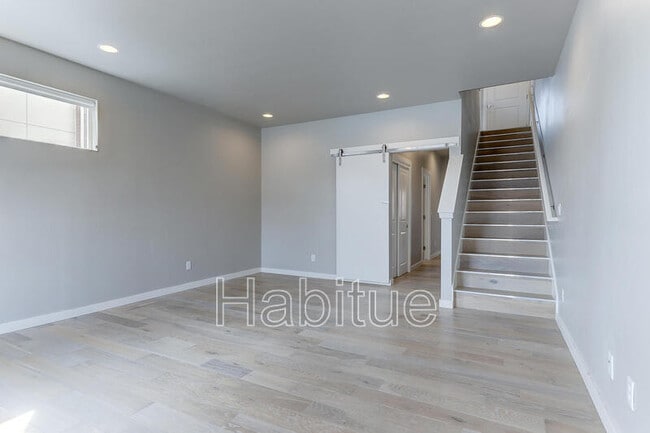 Building Photo - 1639 W Idaho St