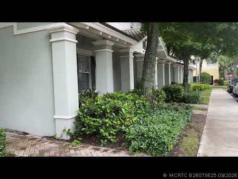 Building Photo - 948 NW 18th Ave