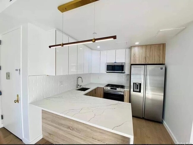 Building Photo - 279 Sumpter St