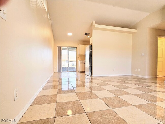 Foto del edificio - 4916 Leonard Blvd S