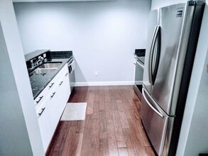 Building Photo - 300 S Duval St Building Photo - 300 S Duval St