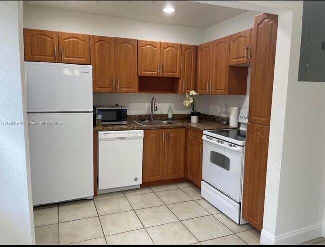 Foto del edificio - 845 NW 46th Ave