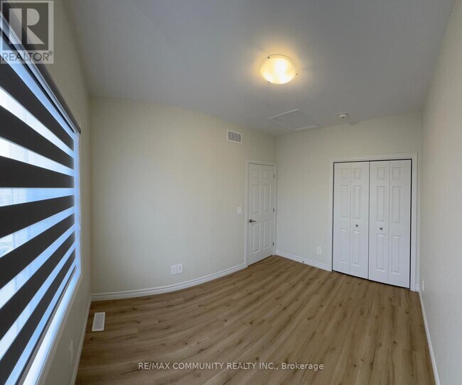 Photo du bâtiment - 64a Riverstone Wy