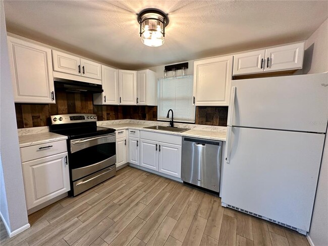 Building Photo - 4010 S Lockwood Ridge Rd