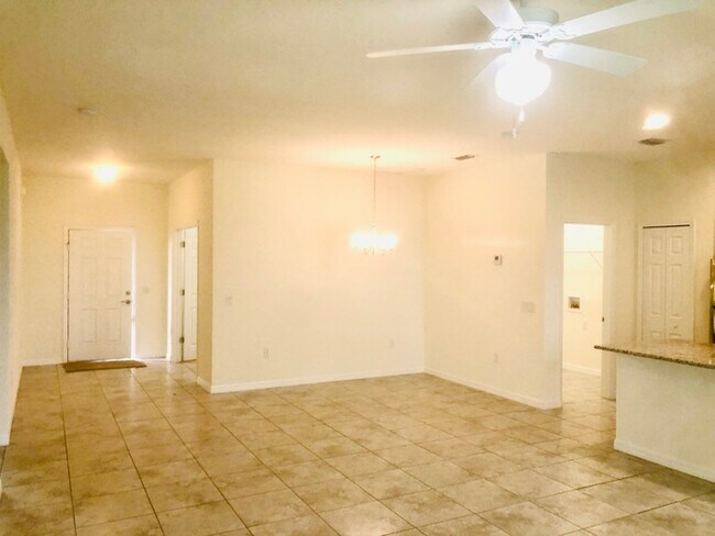 Foto del edificio - NE Cape Coral Single Family Home