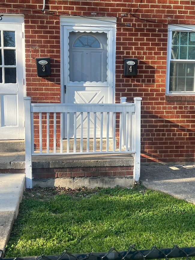 Building Photo - 5326 B St SE