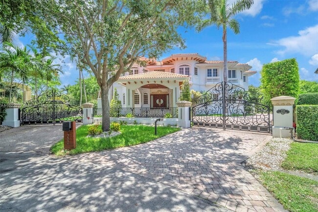 Building Photo - 200 Costanera Rd