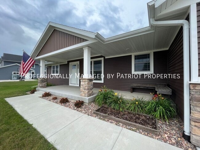 Building Photo - 245 Alyssa St