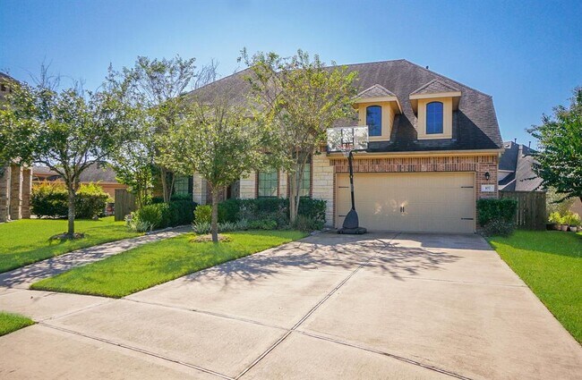 Building Photo - 107 Windrose Ct