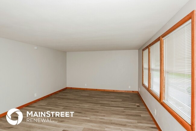 Building Photo - 2311 E 40th St