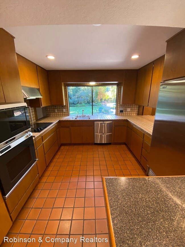 Building Photo - 5 br, 3.5 bath House - 110 Glenwood Avenue