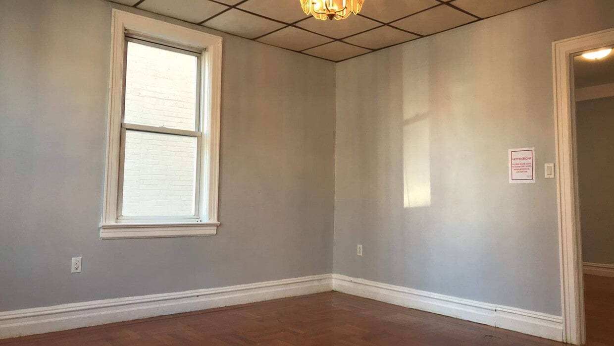 BIG First Bedroom with Separate Entrance - 2039 Continental Ave