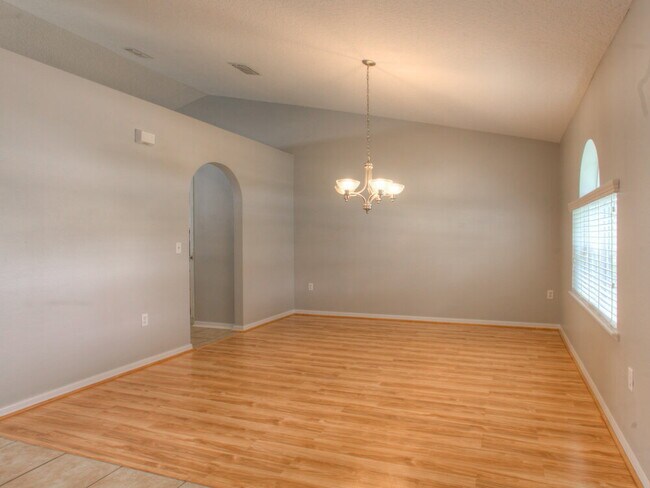 Foto del edificio - 744 Westcliffe Dr