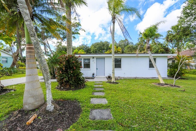 Building Photo - ***SINGLE FAMILY HOME ***ANNUAL***TRAIL AC...