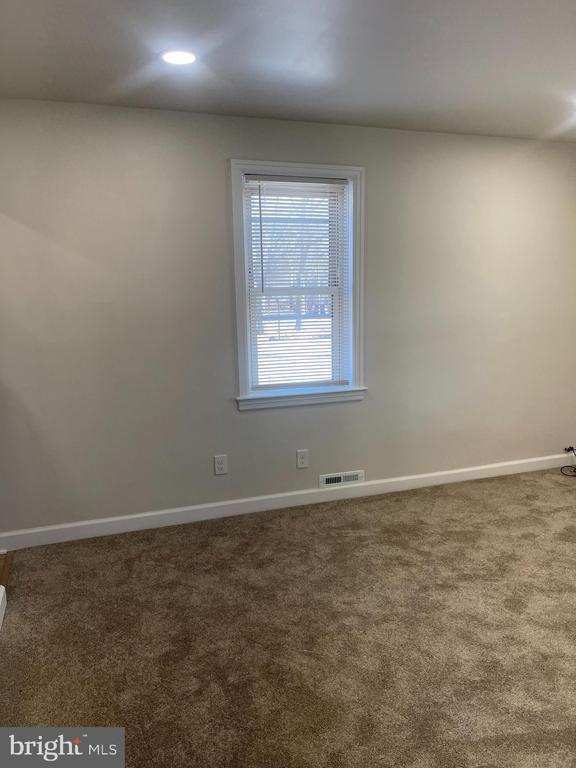 Building Photo - 949-UNIT Bridgeboro St