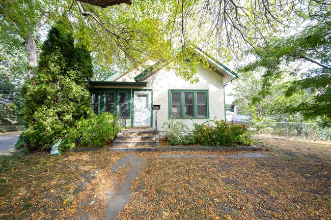 Building Photo - 4958 N Morgan Ave