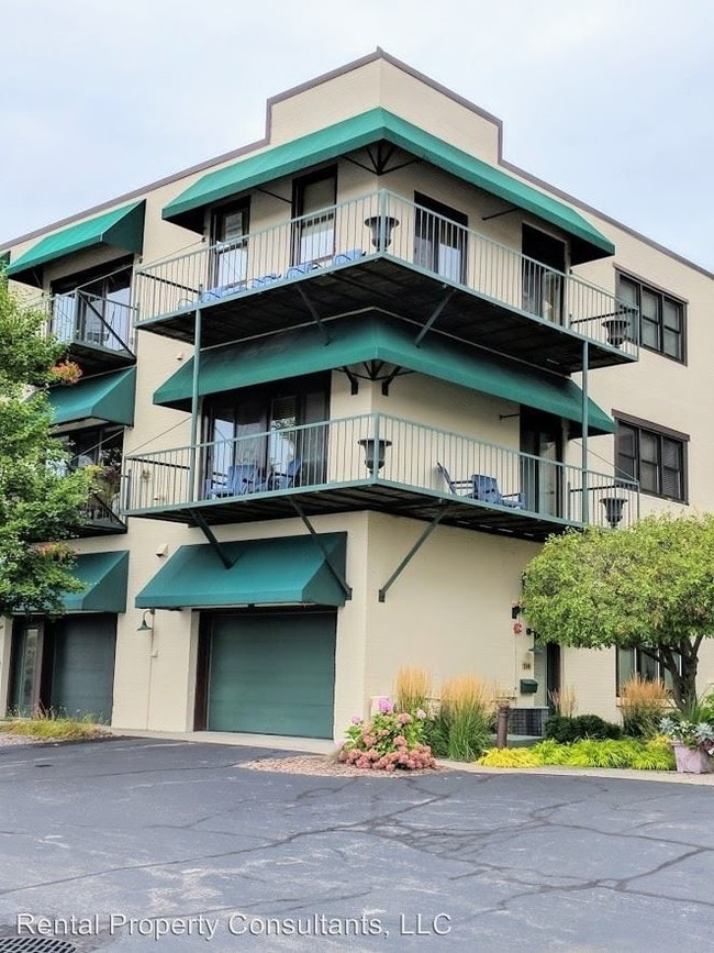 Building Photo - 2 br, 3 bath House - 114 North Harbor Dr