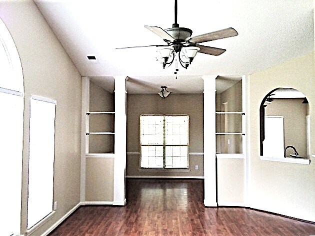 Foto del edificio - 2628 Clarencefield Dr