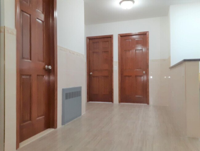 Foto del edificio - 978 Dahill Rd