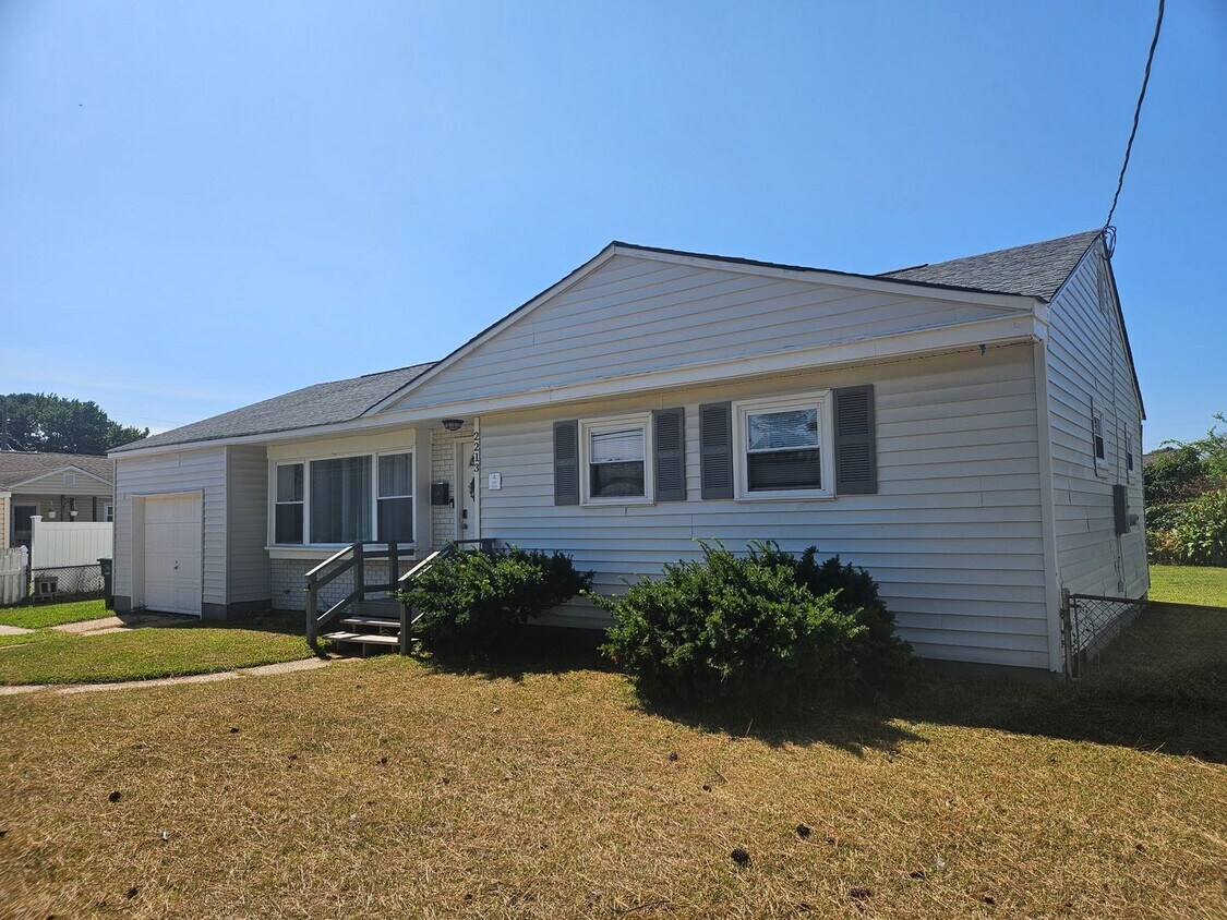 Primary Photo - 2213 Wharton Ave