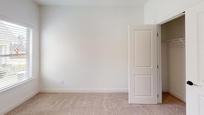 Building Photo - Precious Like New Home In Mimms Trail
