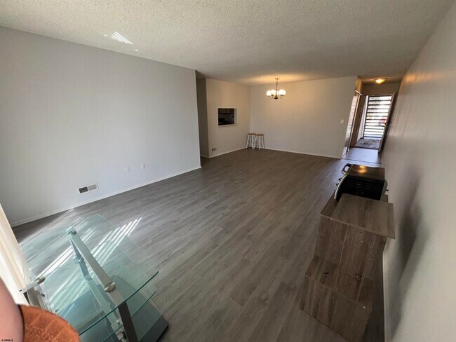 Foto del edificio - 75 Liberty Ct