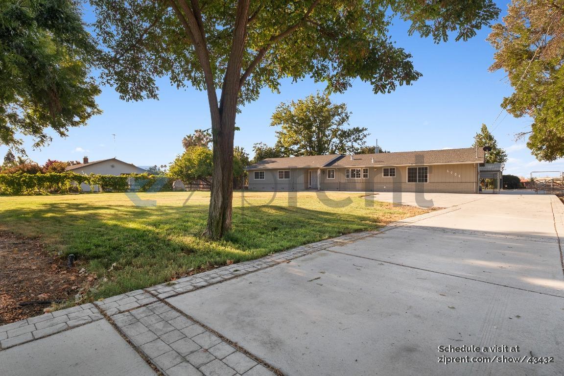 Foto principal - 6404 E Woodward Ave