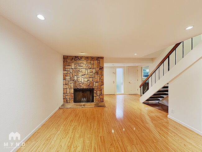 Building Photo - 7161 Rouse Ct
