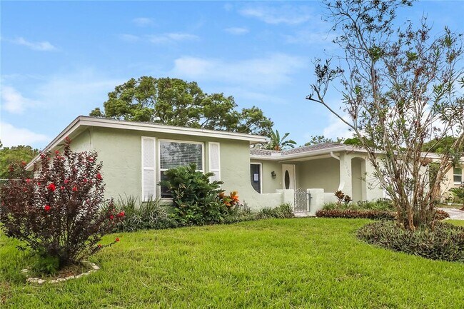 Building Photo - 7500 San Salvadore Dr