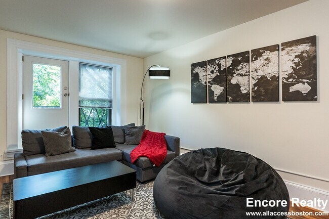 Foto del edificio - 1463 Beacon St