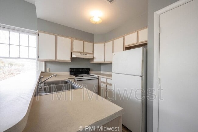 Building Photo - 522 Fletcher Ave